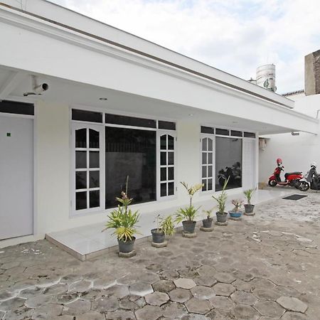 Hotel Reddoorz Near Terminal Tirtonadi Solo Exteriér fotografie