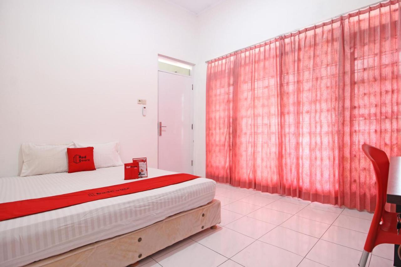 Hotel Reddoorz Near Terminal Tirtonadi Solo Exteriér fotografie