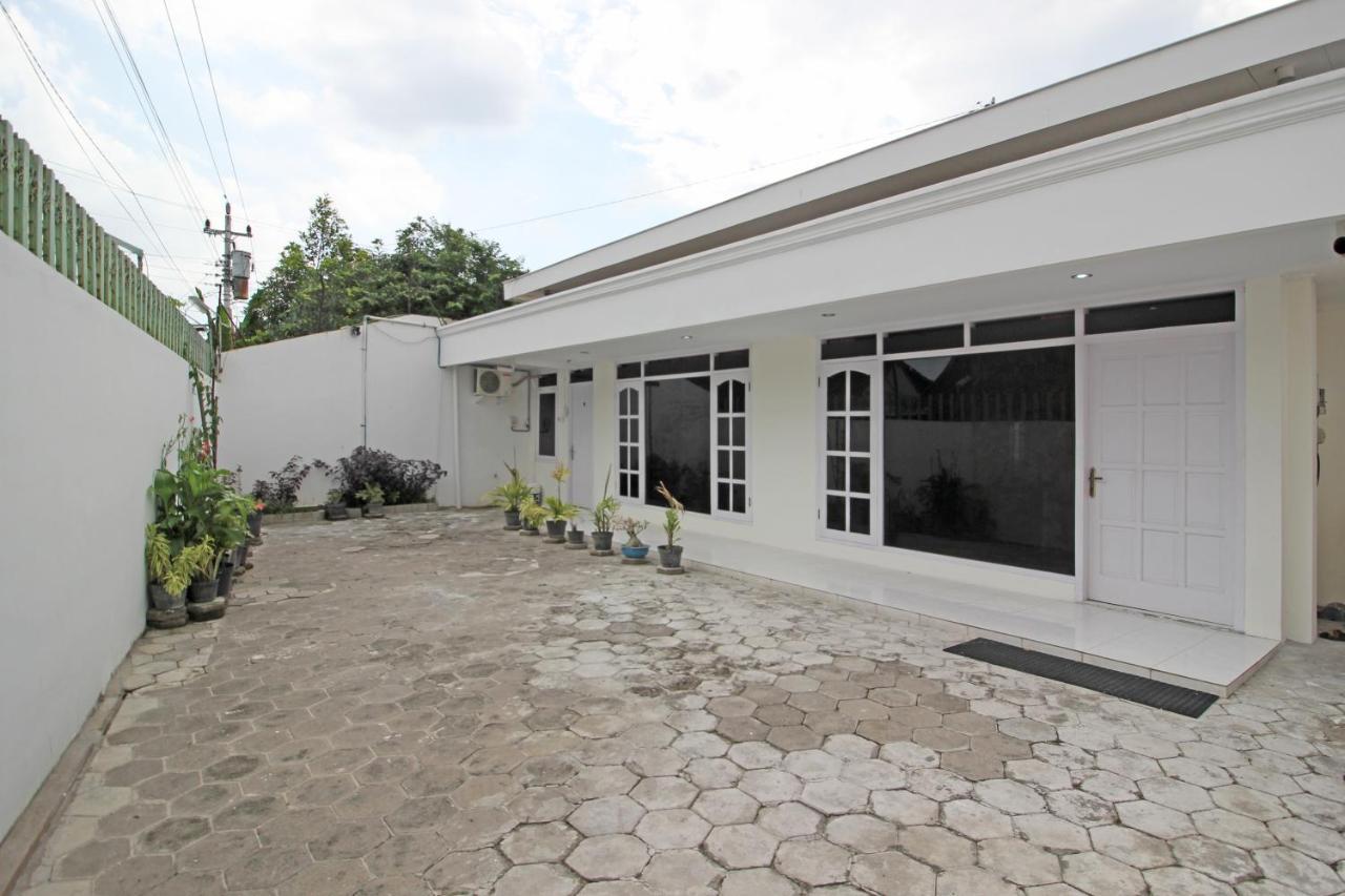 Hotel Reddoorz Near Terminal Tirtonadi Solo Exteriér fotografie