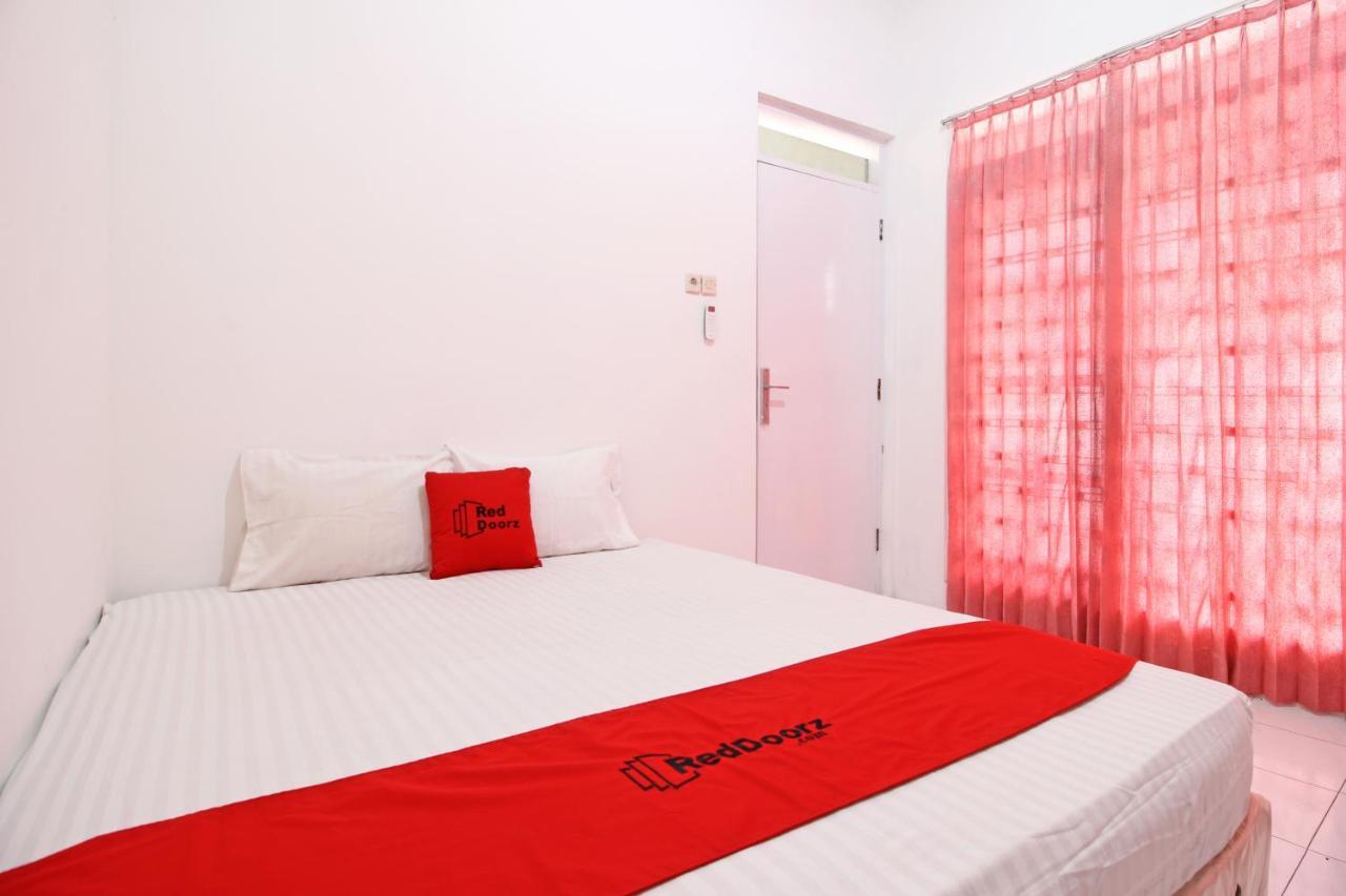 Hotel Reddoorz Near Terminal Tirtonadi Solo Exteriér fotografie